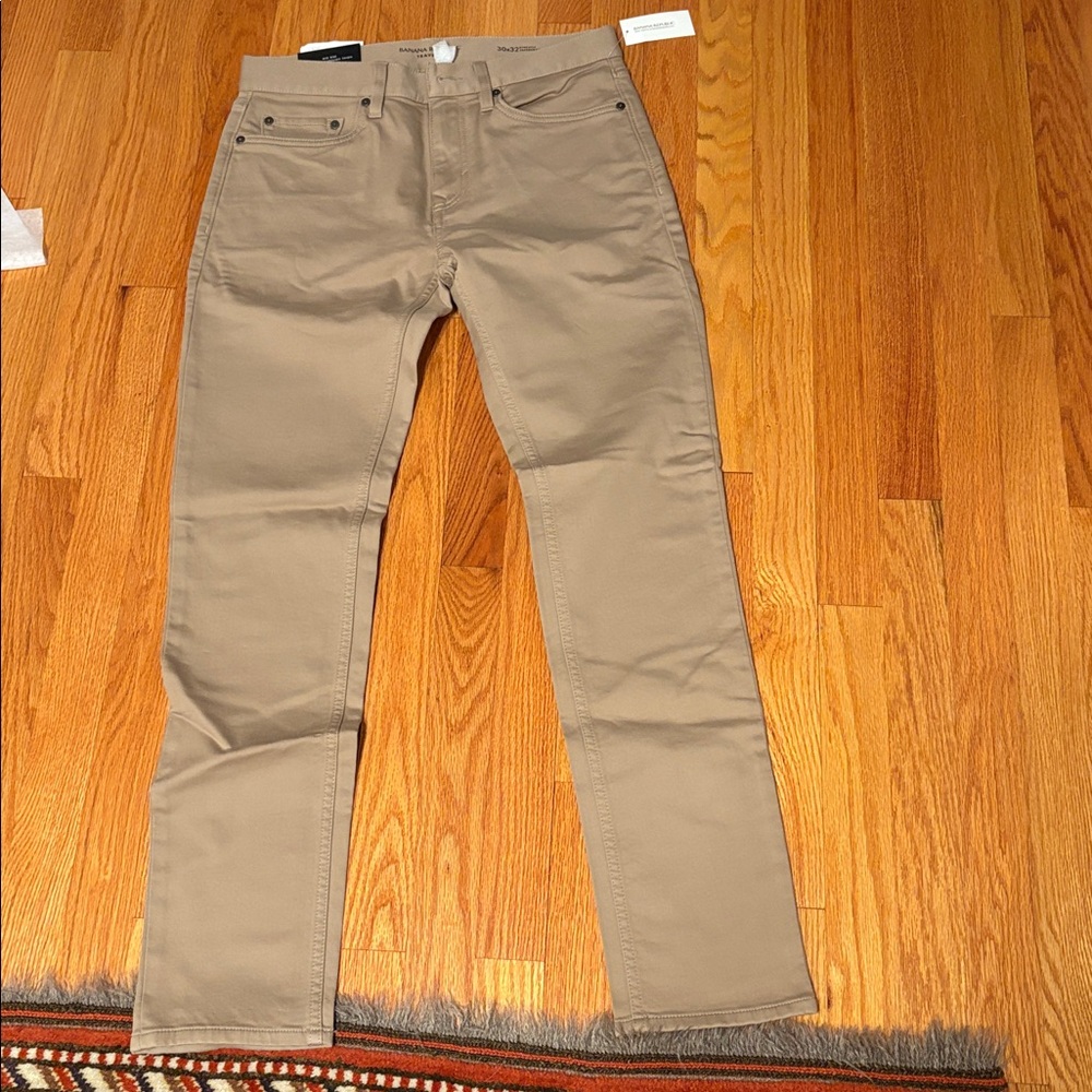 Banana Republic men’s tapered fit athletic traveler’s pant 30 x 32 NWT